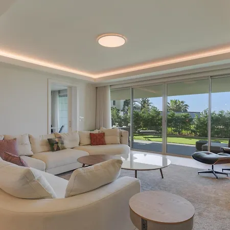 Monumental Madeira 3 Bedroom Luxury Family Flat With Swimming Pool Apartamento Funchal (Madeira)