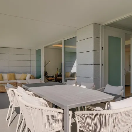 Monumental Madeira 3 Bedroom Luxury Family Flat With Swimming Pool * Funchal (Madeira)