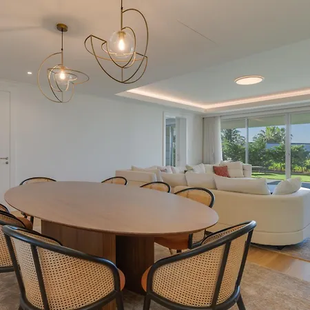 Monumental Madeira 3 Bedroom Luxury Family Flat With Swimming Pool Funchal (Madeira)