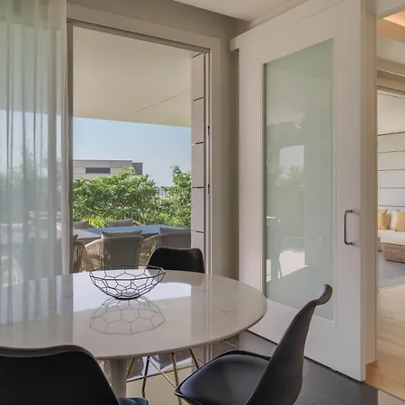 Monumental Madeira 3 Bedroom Luxury Family Flat With Swimming Pool