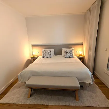 Monumental Madeira 3 Bedroom Luxury Family Flat With Swimming Pool * Funchal (Madeira)